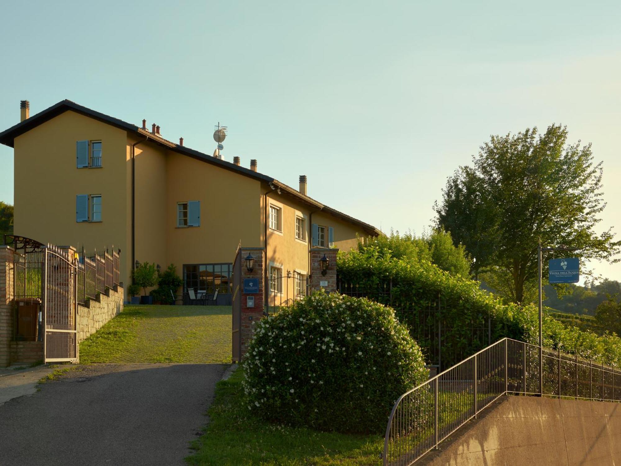 Willa Vigna Dell'Acqua Santo Stefano Belbo Zewnętrze zdjęcie