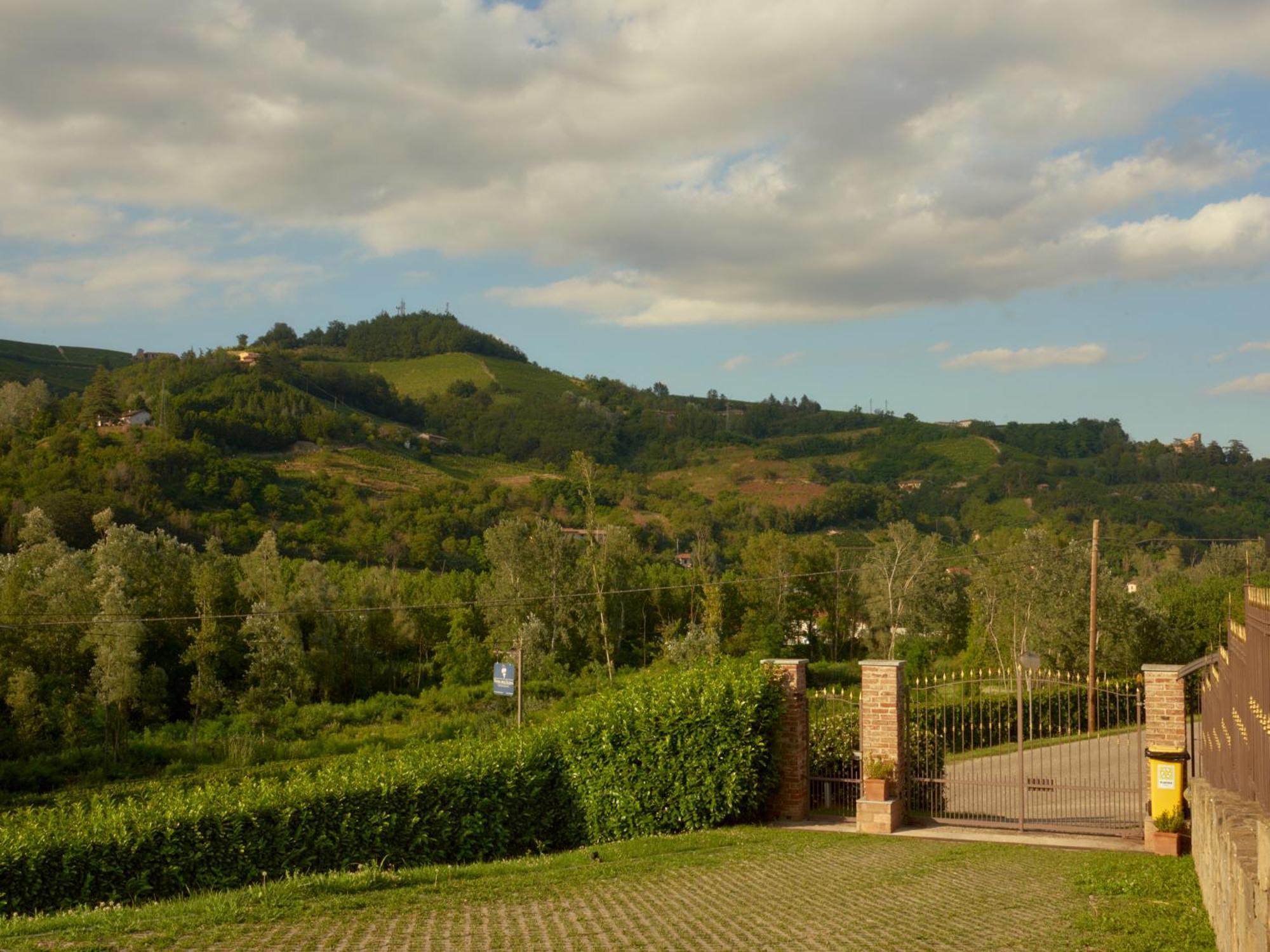 Willa Vigna Dell'Acqua Santo Stefano Belbo Zewnętrze zdjęcie